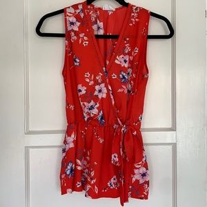 Floral lightweight Sienna Sky sleeveless top